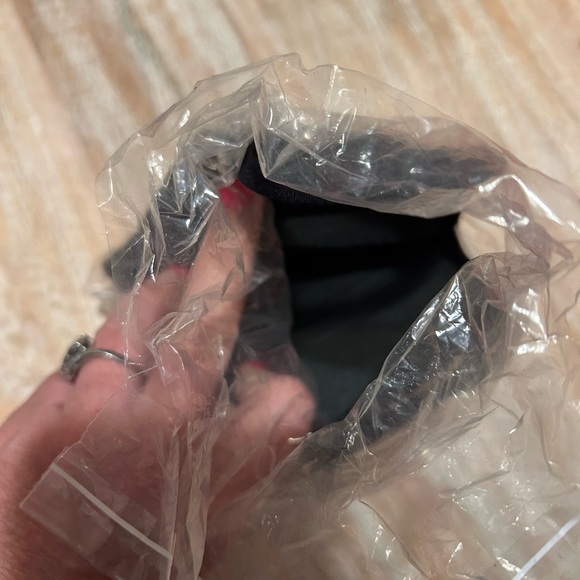 Re-Posh never used face mask excellent quality materials Mickey Mouse - Picture 5 of 7